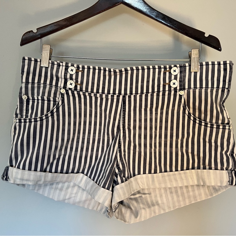 FREE PEOPLE Navy and White Striped Shorts.